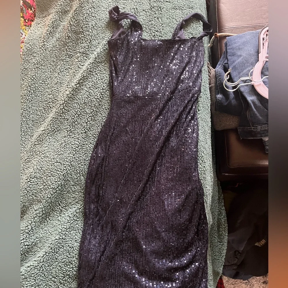 Midnight Blue Shimmery Sequin Dress  💙🖤 - Picture 2 of 6